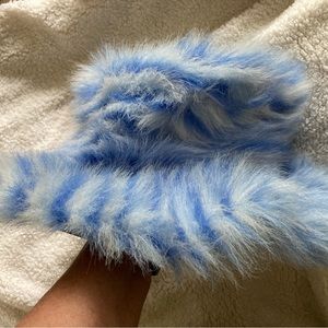 NWOT Blue & White Fuzzy Unisex Bucket/Top Hat by Toy Network